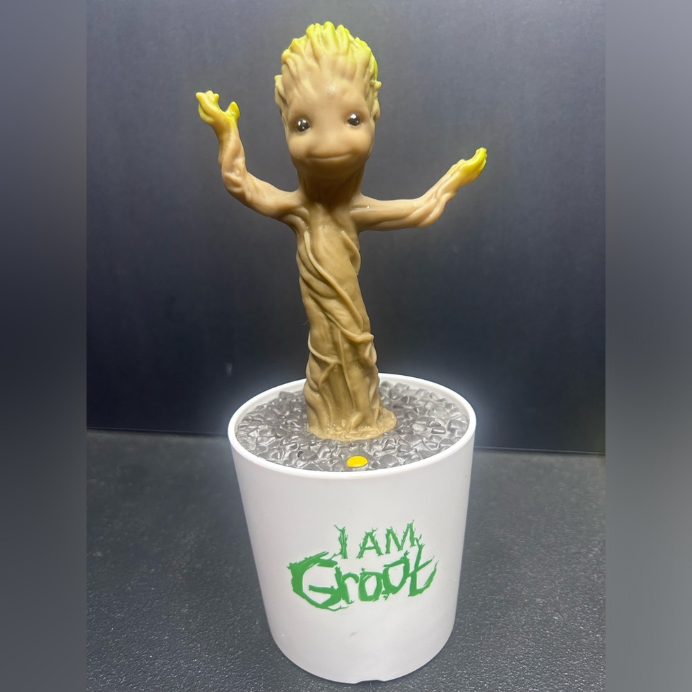 Guardian of the Galaxy "I Am Groot" 9" Dancing Singing Potted Figure 2014 Marvel